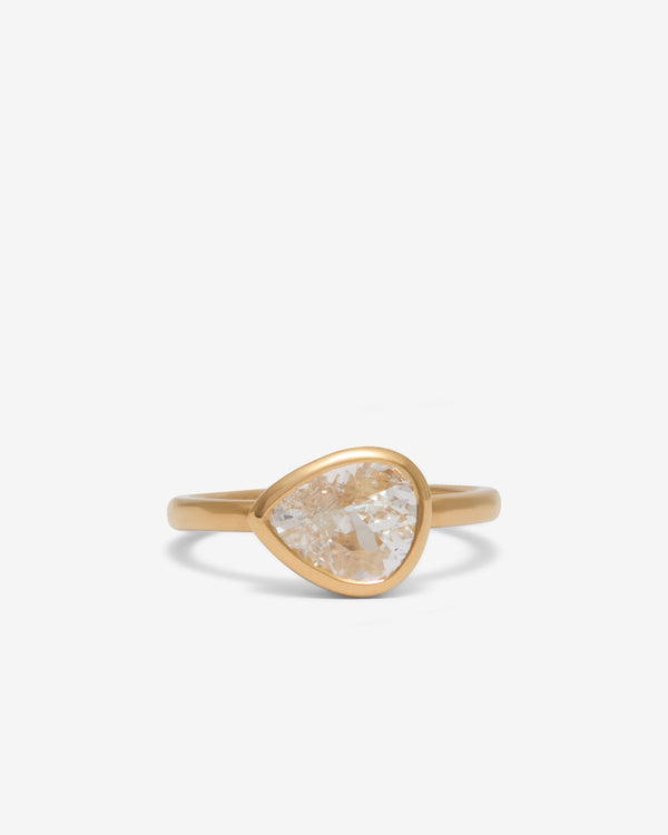 William Welstead - Pear Shaped Diamond Gold Ring - (Yellow Gold)