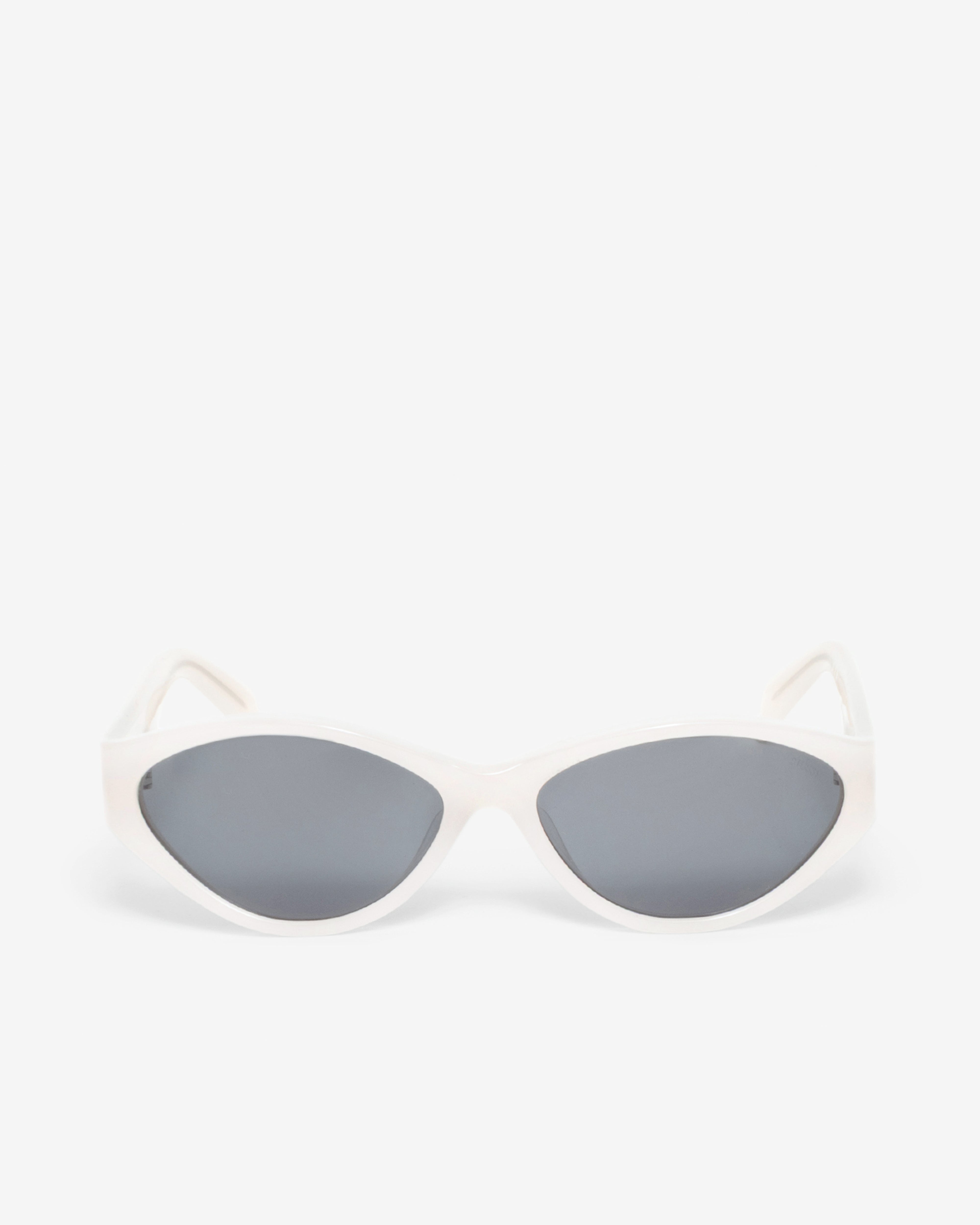 Stüssy: Men's Yumi Sunglasses (Cloud) | DSML E-SHOP