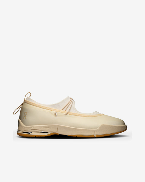 On-Running - Women's Zendaya Cloudnova Moon Mary Jane - (Dew/Antler)