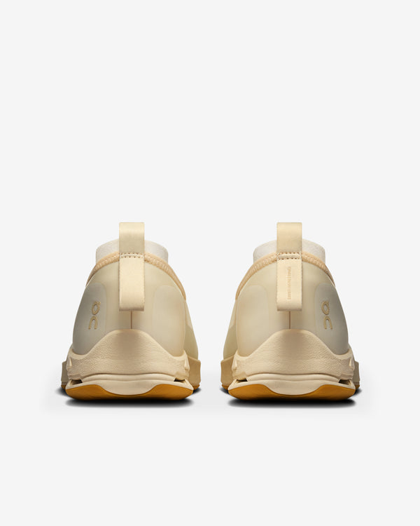 On-Running - Women's Zendaya Cloudnova Moon Mary Jane - (Dew/Antler)