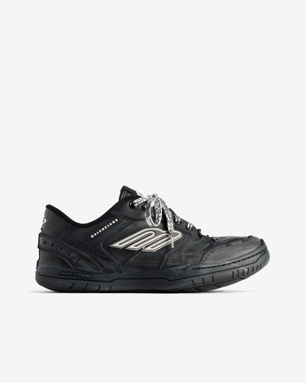 Balenciaga - Women’s Hamptons Worn-out Trainers - (Black)