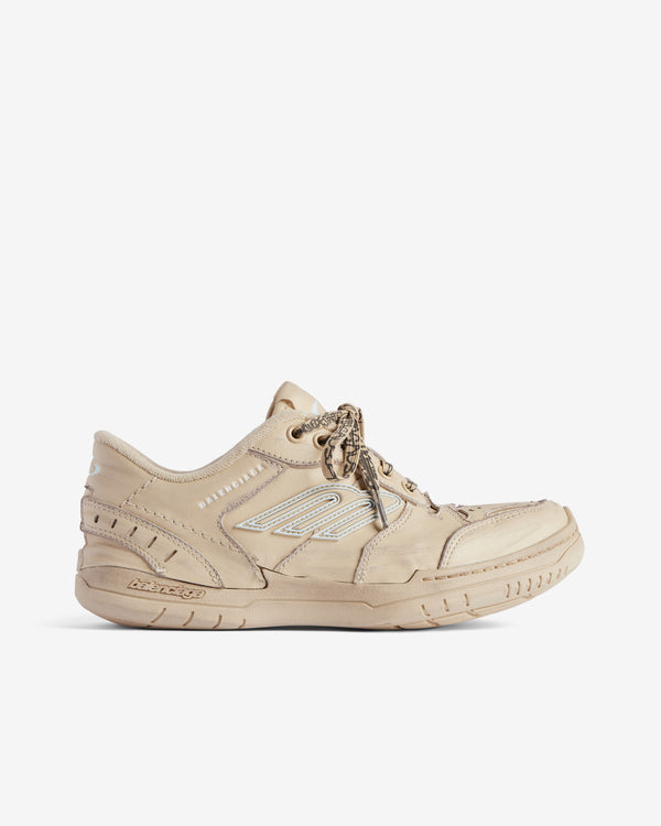 Balenciaga - Women’s Hamptons Medium Worn-out Trainers - (Beige)