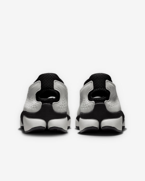 Nike - Women's Nike Rift 2 - (Metallic Silver)