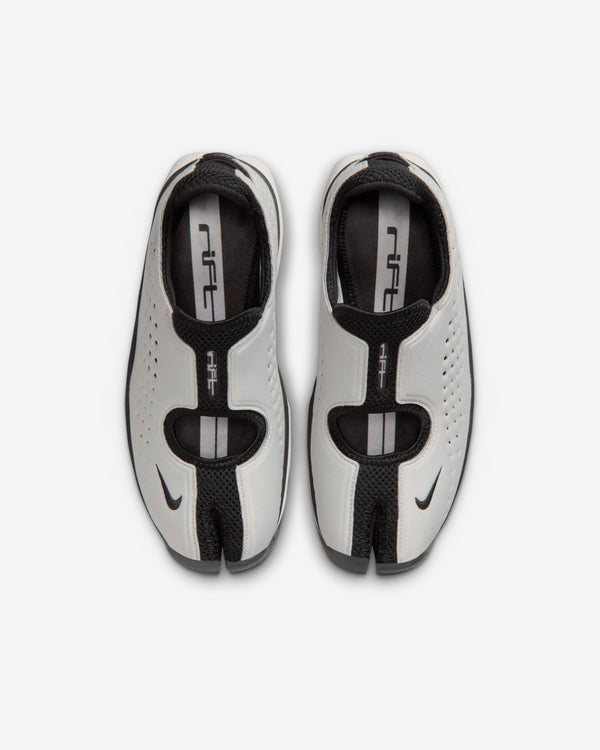 Nike - Women's Nike Rift 2 - (Metallic Silver)