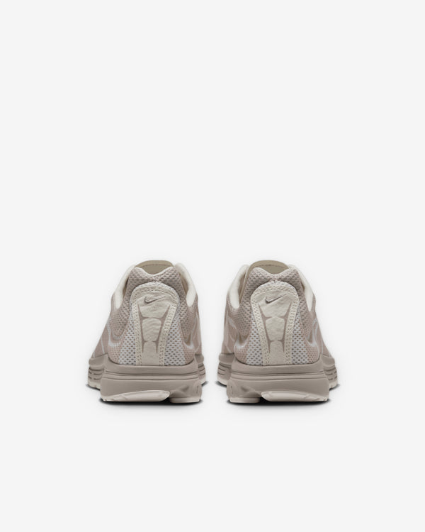 Nike - Women's Zoom Streak 3 - (Cream)