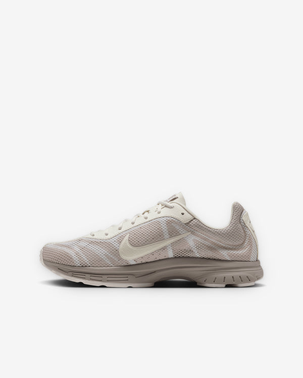 Nike - Women's Zoom Streak 3 - (Cream)