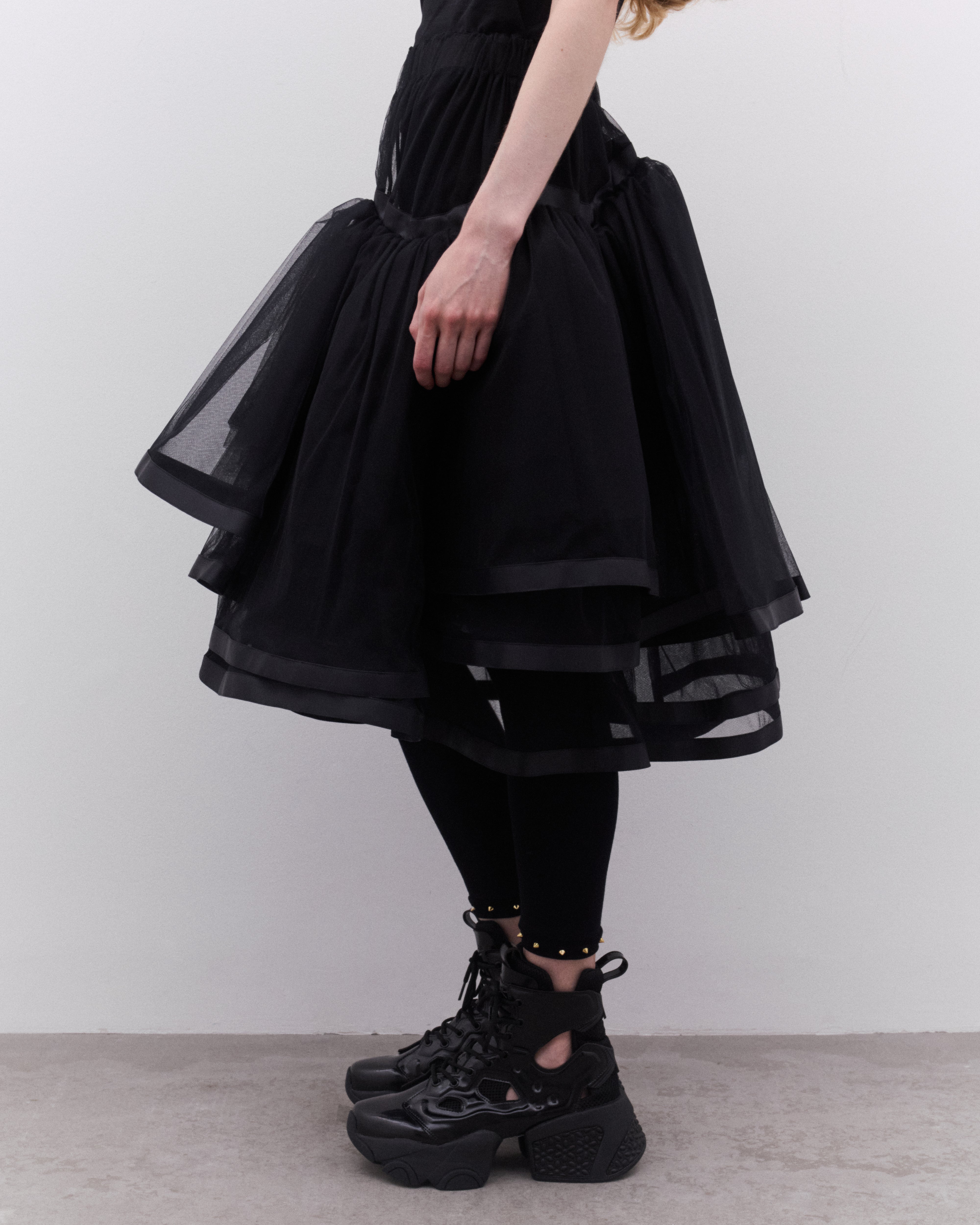 Noir Kei Ninomiya: Women's Voluminous Tulle Skirt (Black) | Dover