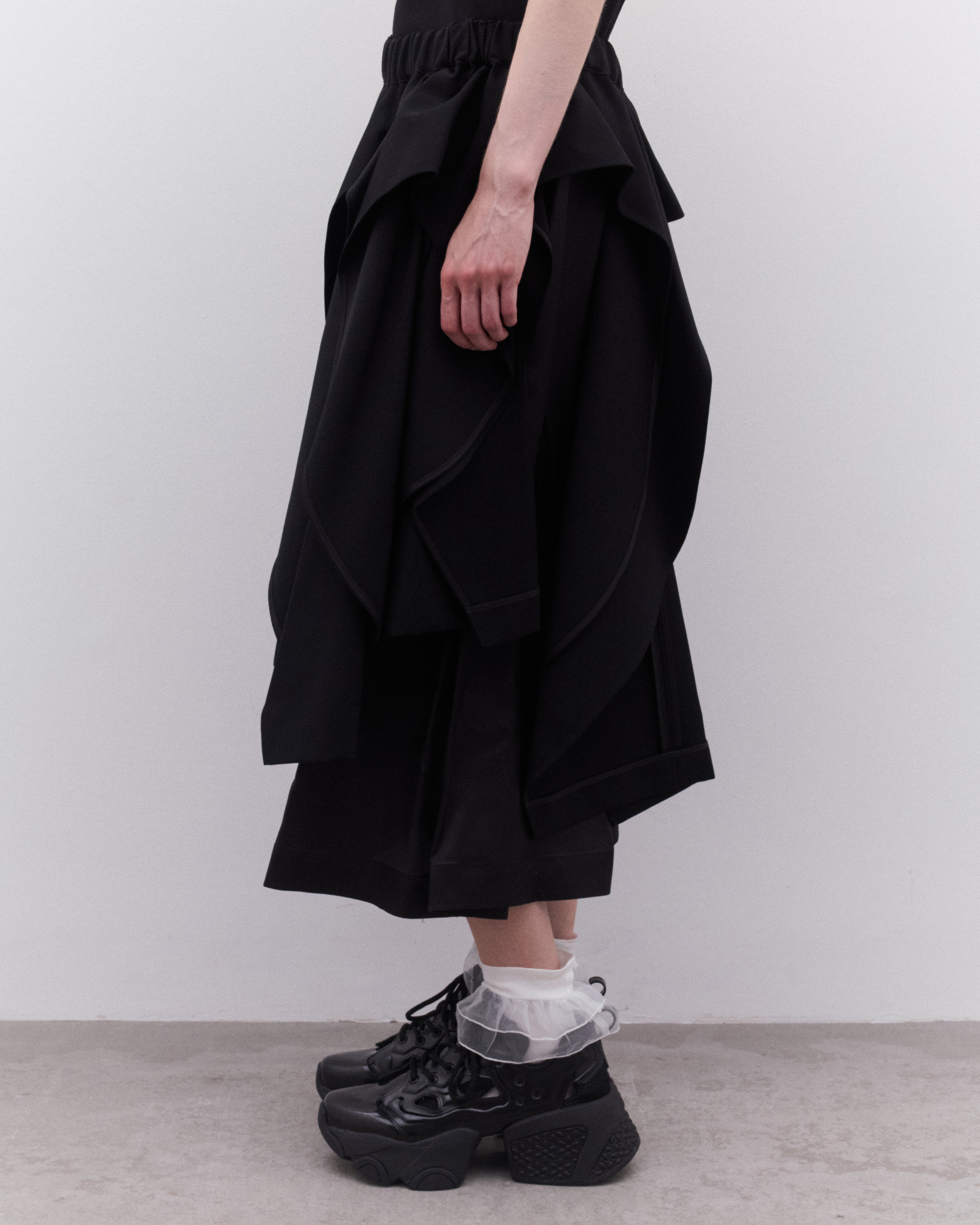 noir kei ninomiya ブラック フレアスカート XS 美品】noir kei ninomiya フレアスカート XS ブラック 2025年