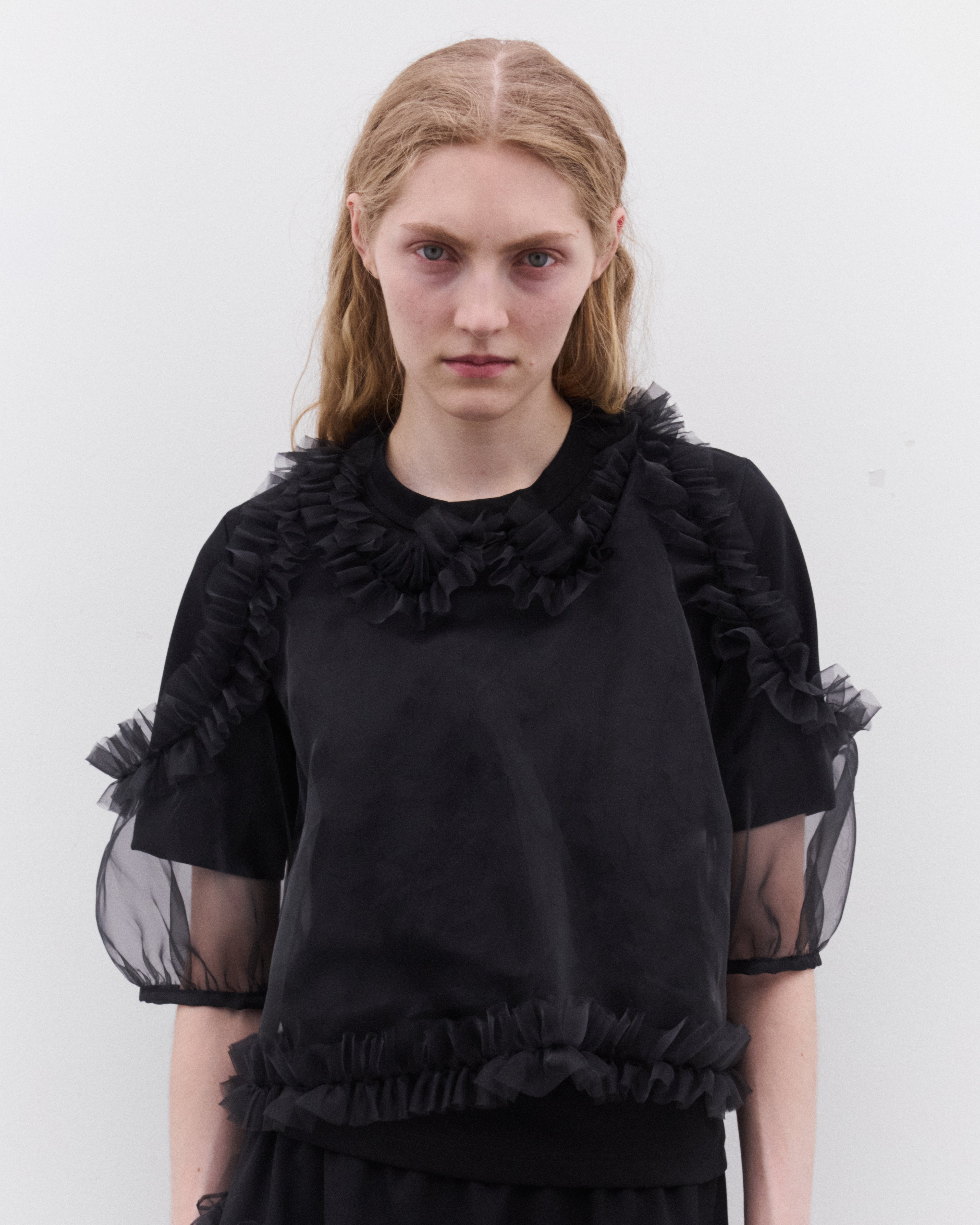 Noir Kei Ninomiya: Women's Tulle Overlay T-Shirt (Black) | DSML E-SHOP
