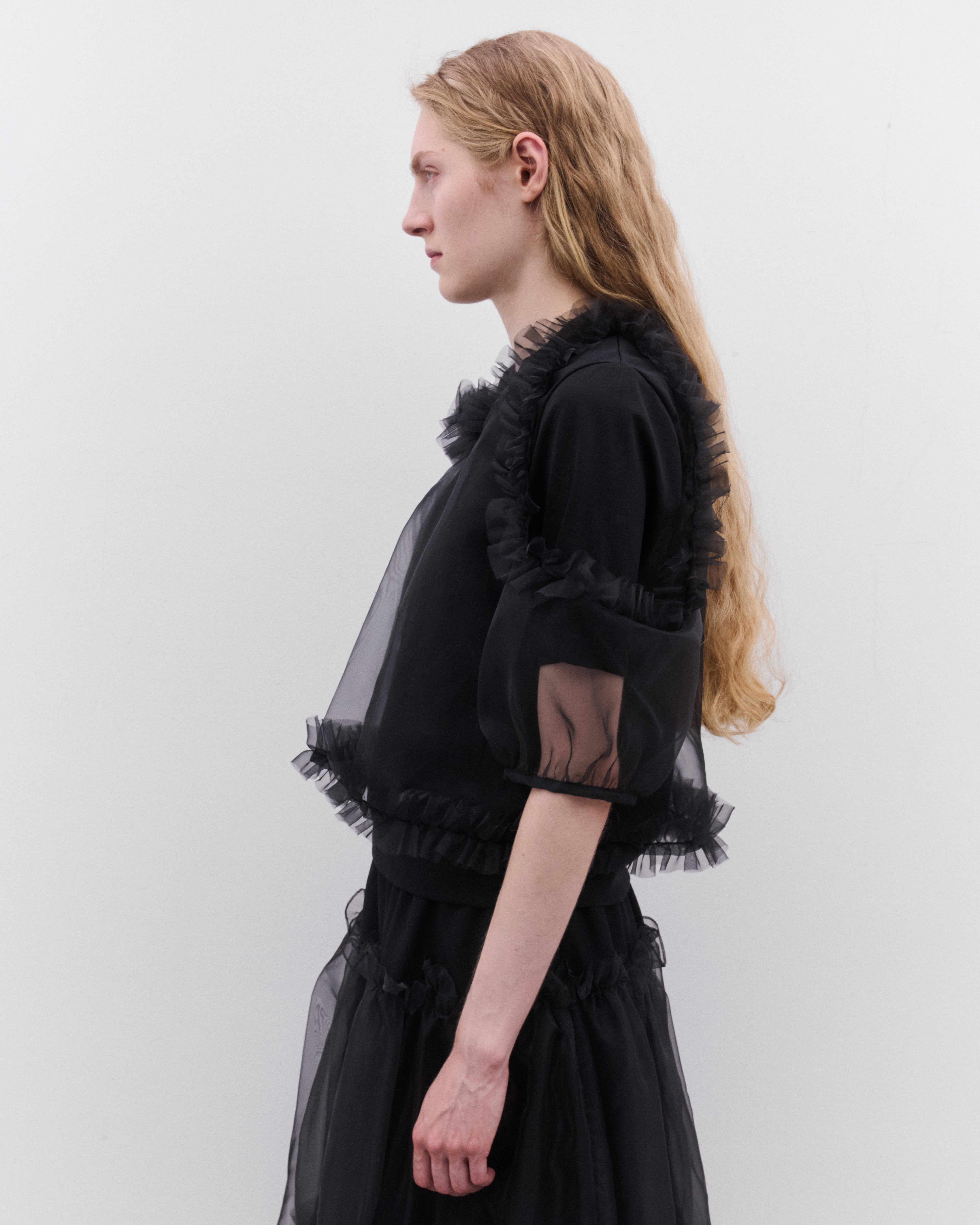 Noir Kei Ninomiya: Women's Tulle Overlay T-Shirt (Black) | DSML E-SHOP