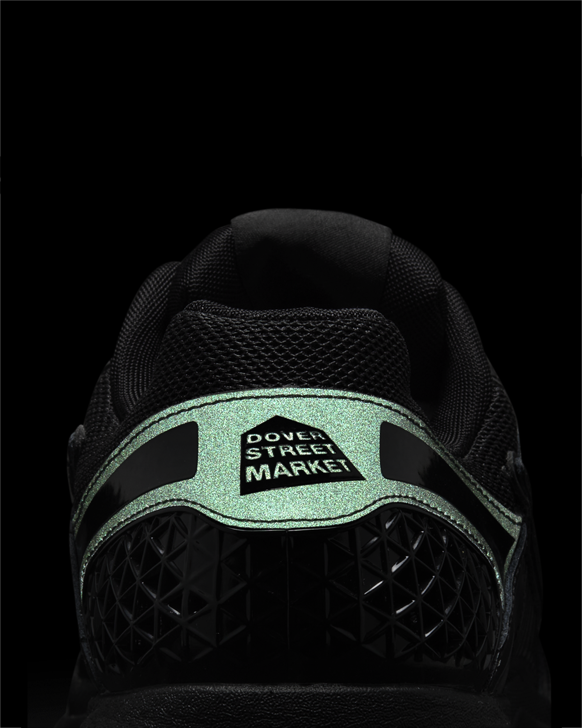 Nike DSM Men s Zoom Vomero 5 SP Black FZ3313 001