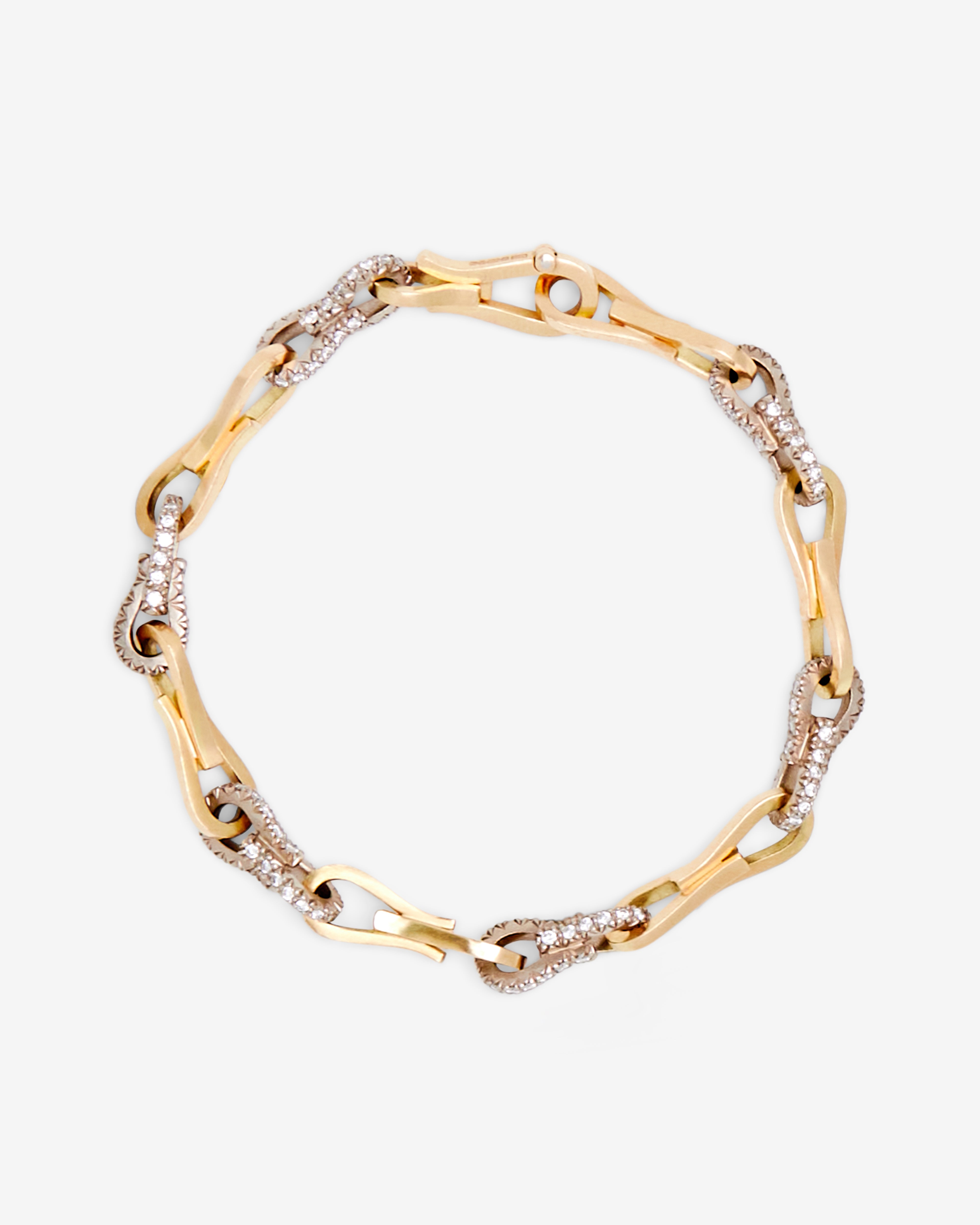 Hum: White Diamond Chain Bracelet (Gold | DSML E-SHOP