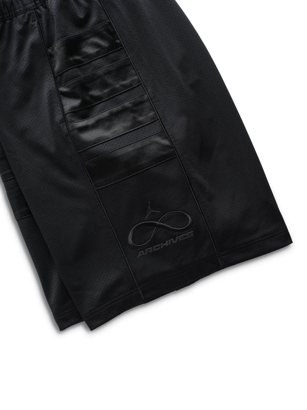 Nike - Men's Infinite Archives Scratch Short - (Black)