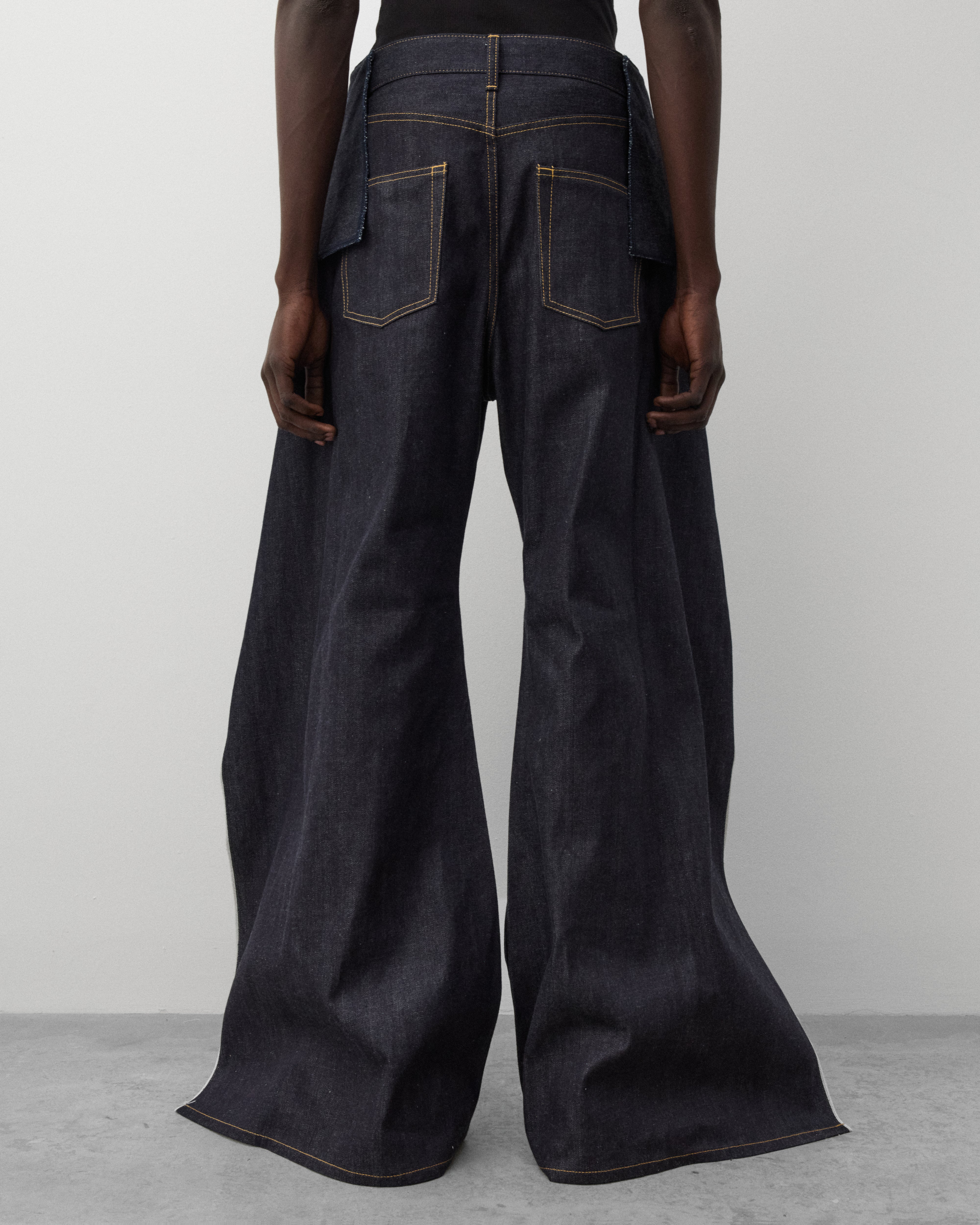 JUNYA WATANABE MAN ダークブルー ジーンズ Lサイズ Junya Watanabe MAN: Men's Oversized Selvedge Jeans (Indigo