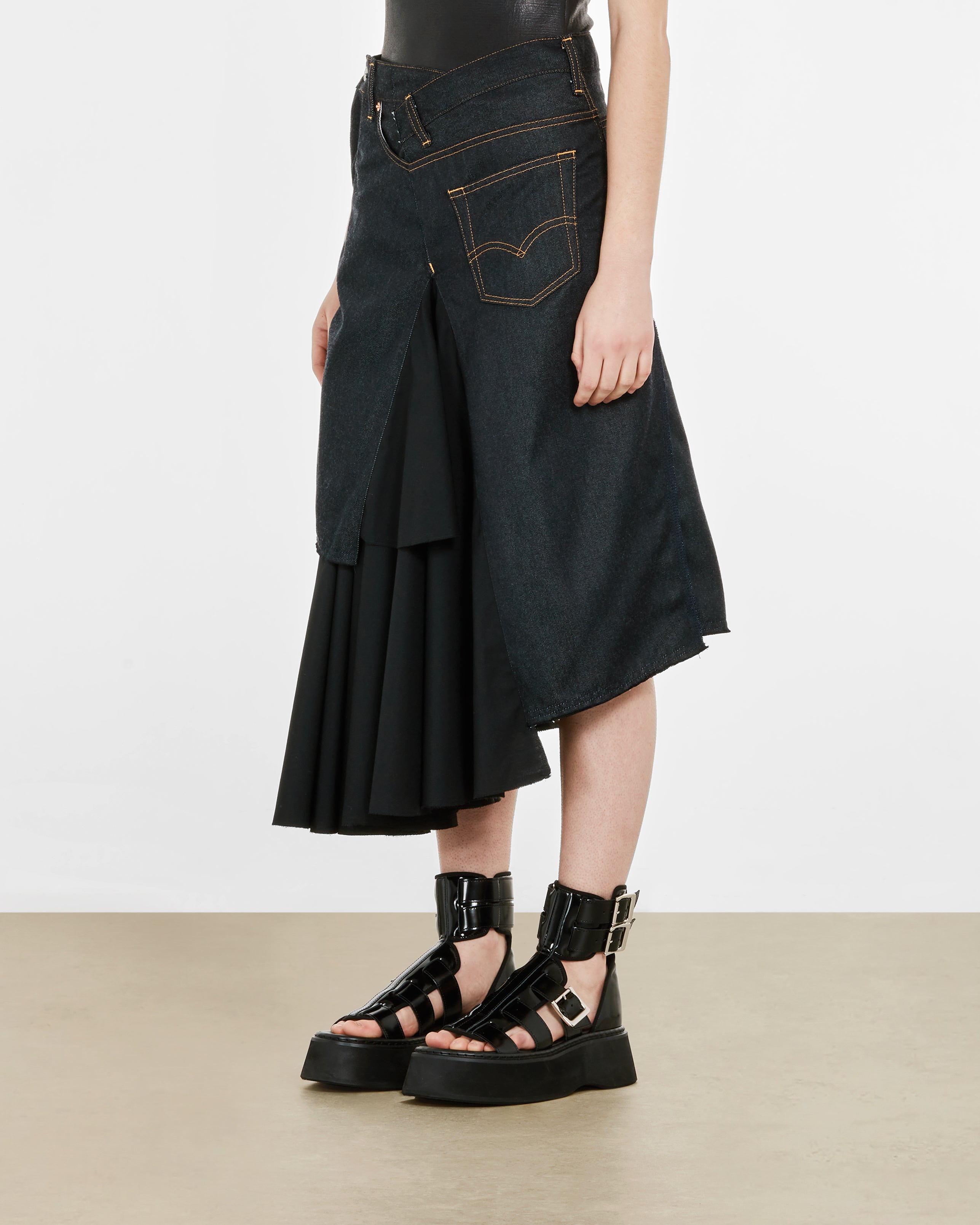 Levis 2025 ruffle skirt