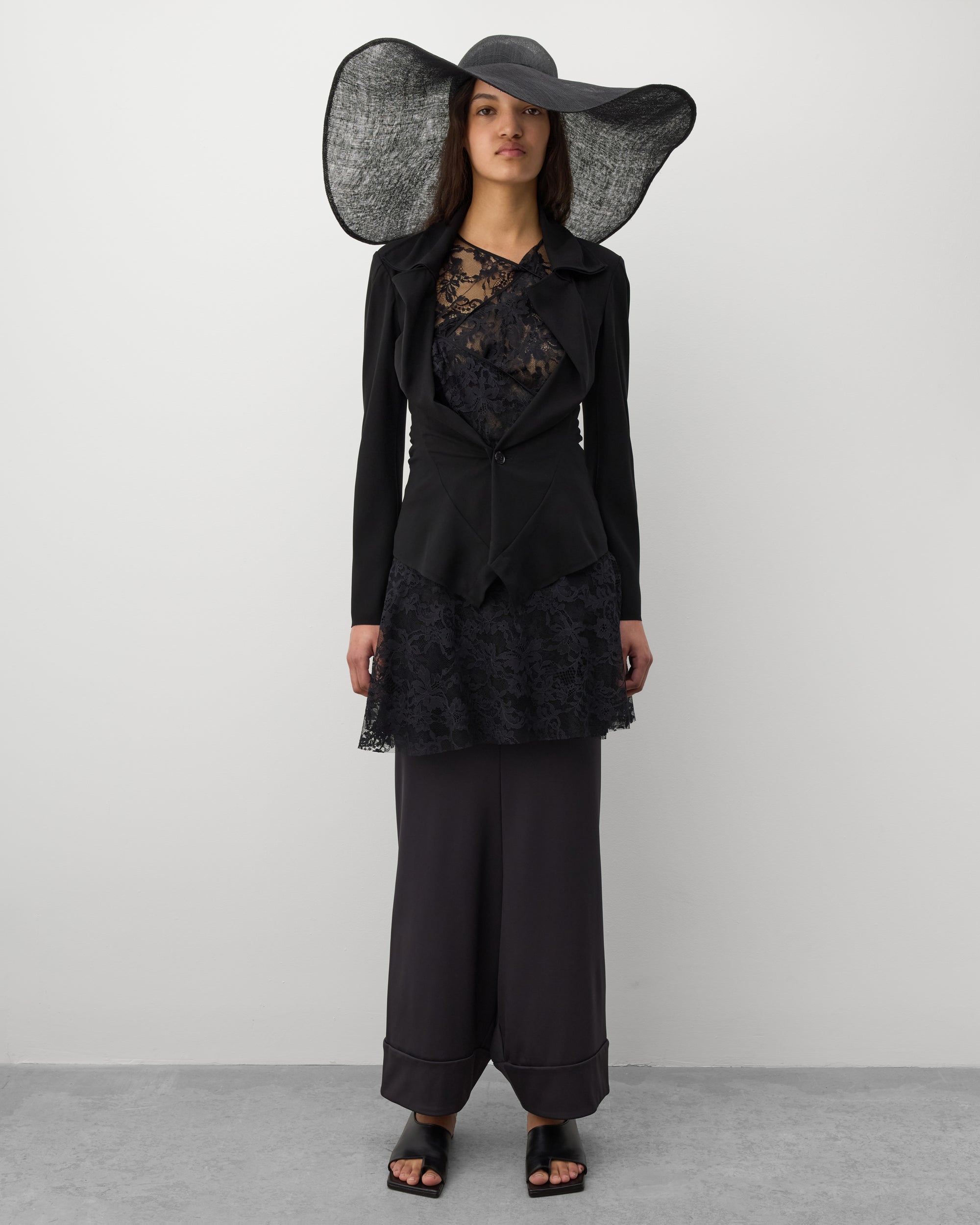 junya watanabe lace dress SS26 Junya Watanabe Womens Asymmetric Lace Trim Dress