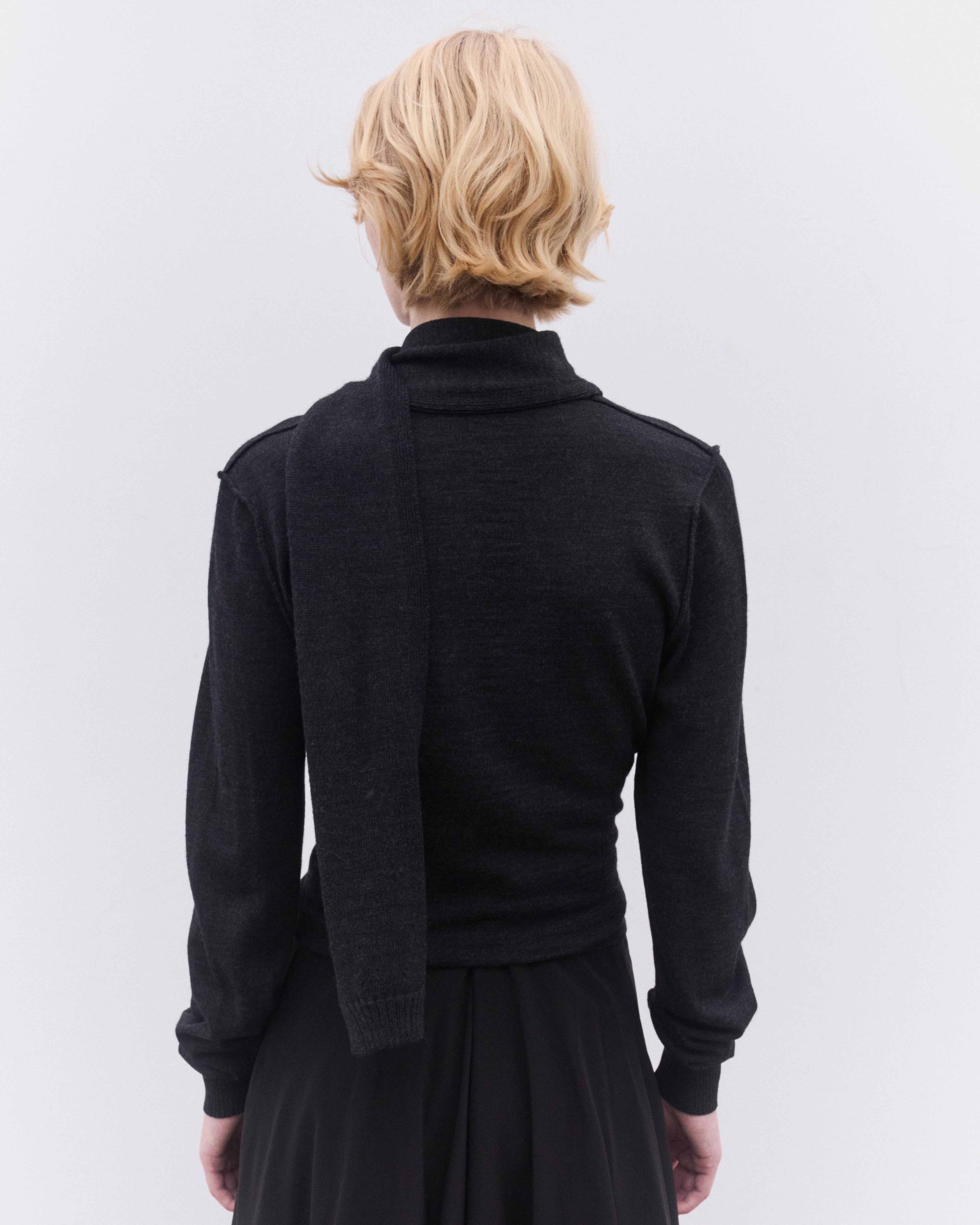 【完売品】LEMAIRE TWISTED CARDIGAN ASH BLACK 르메르 메리노 블렌드 트위스트 가디건 그레이 머스타드 멜란지