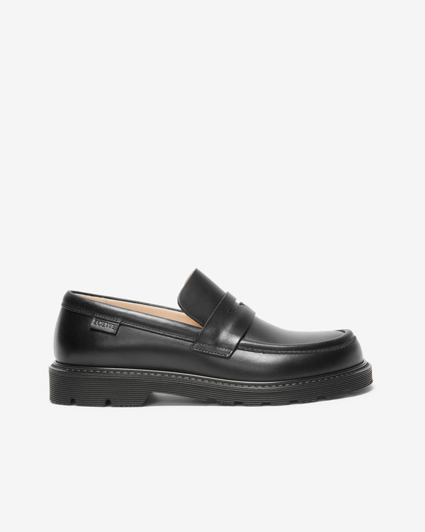 Loewe - Women's Loafer In Pull-Up Calfskin - (Black)