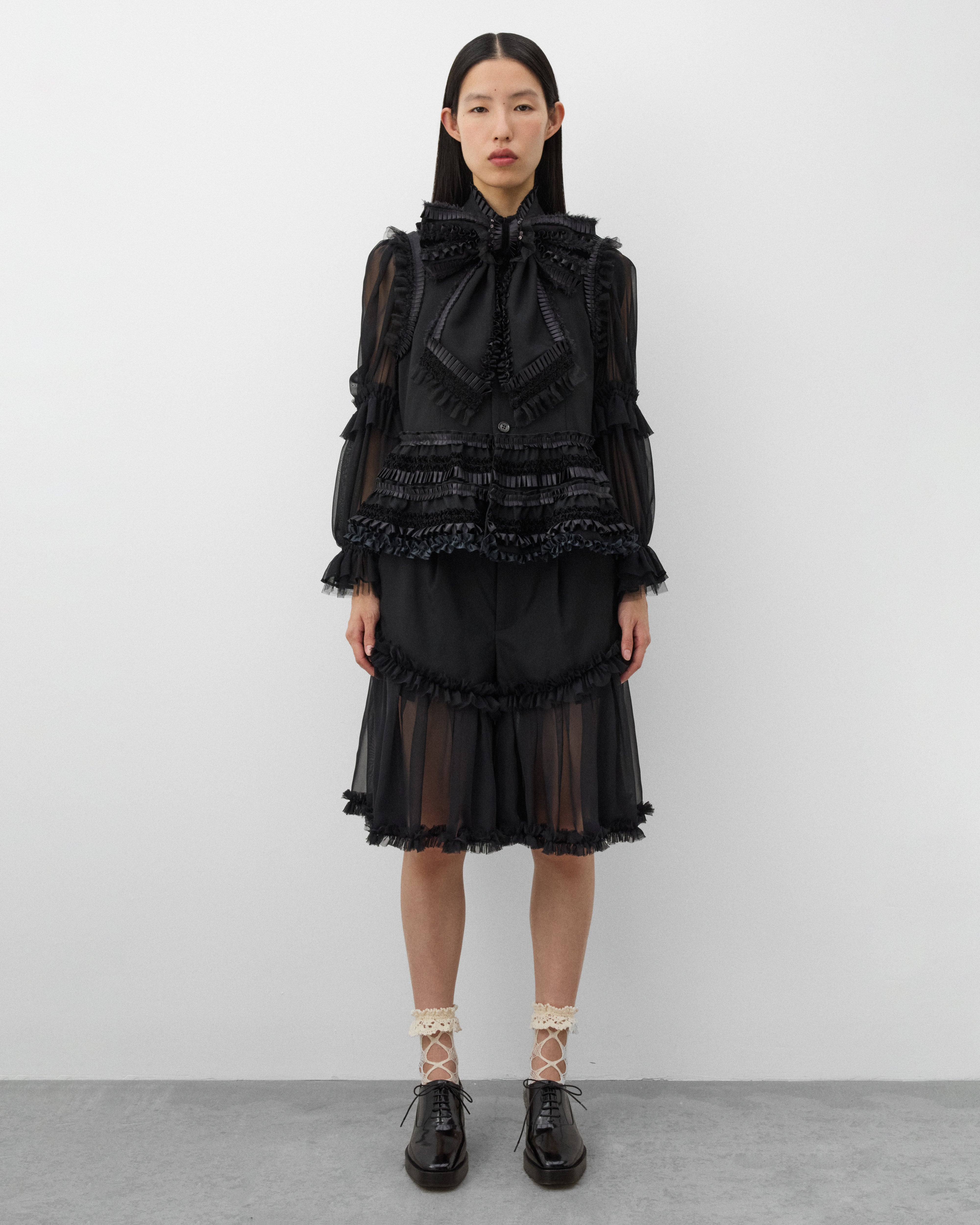 Noir Kei Ninomiya: Women's Ruffle Bow Vest (Black) | Dover Street