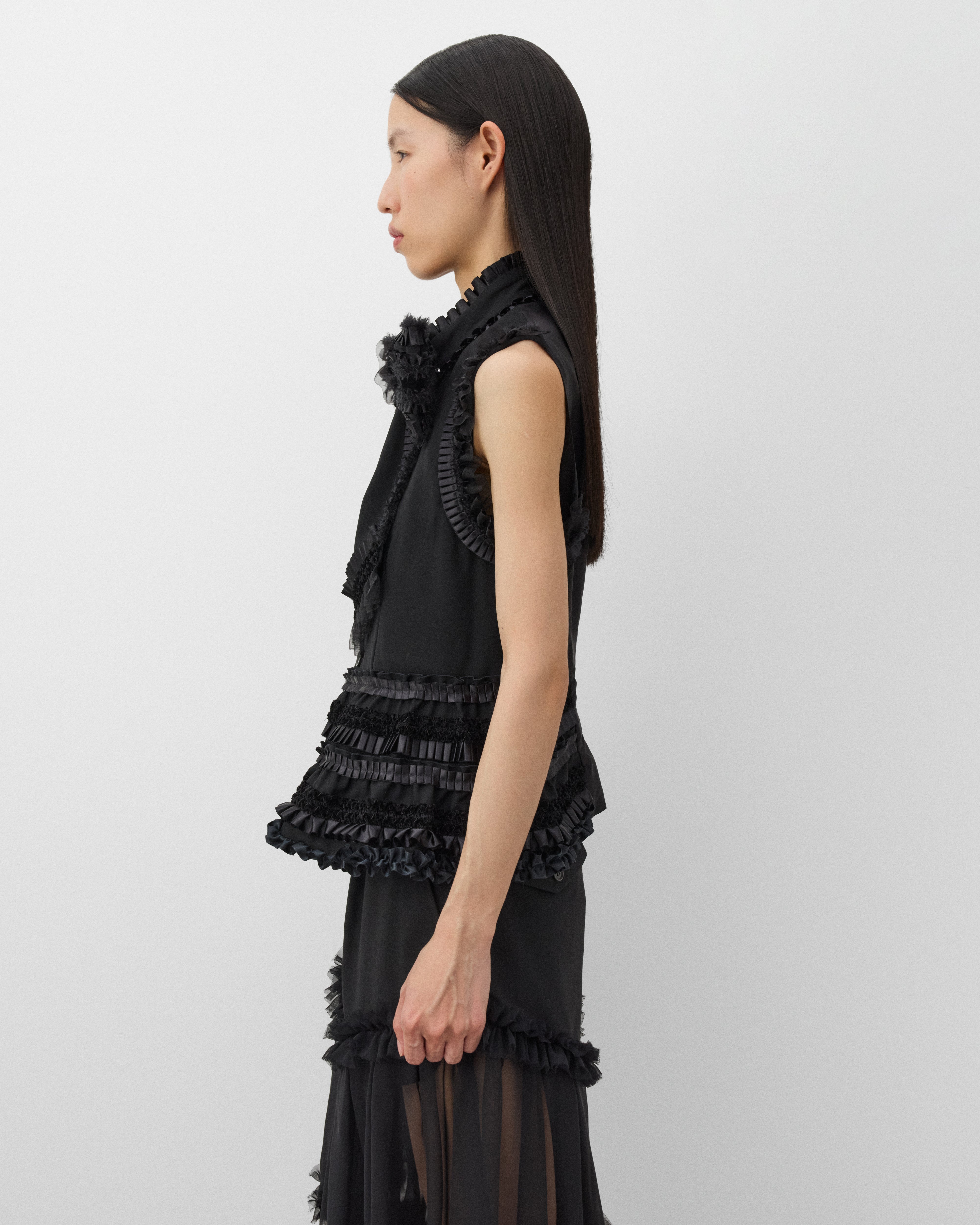 Noir Kei Ninomiya: Women's Ruffle Bow Vest (Black) | Dover Street