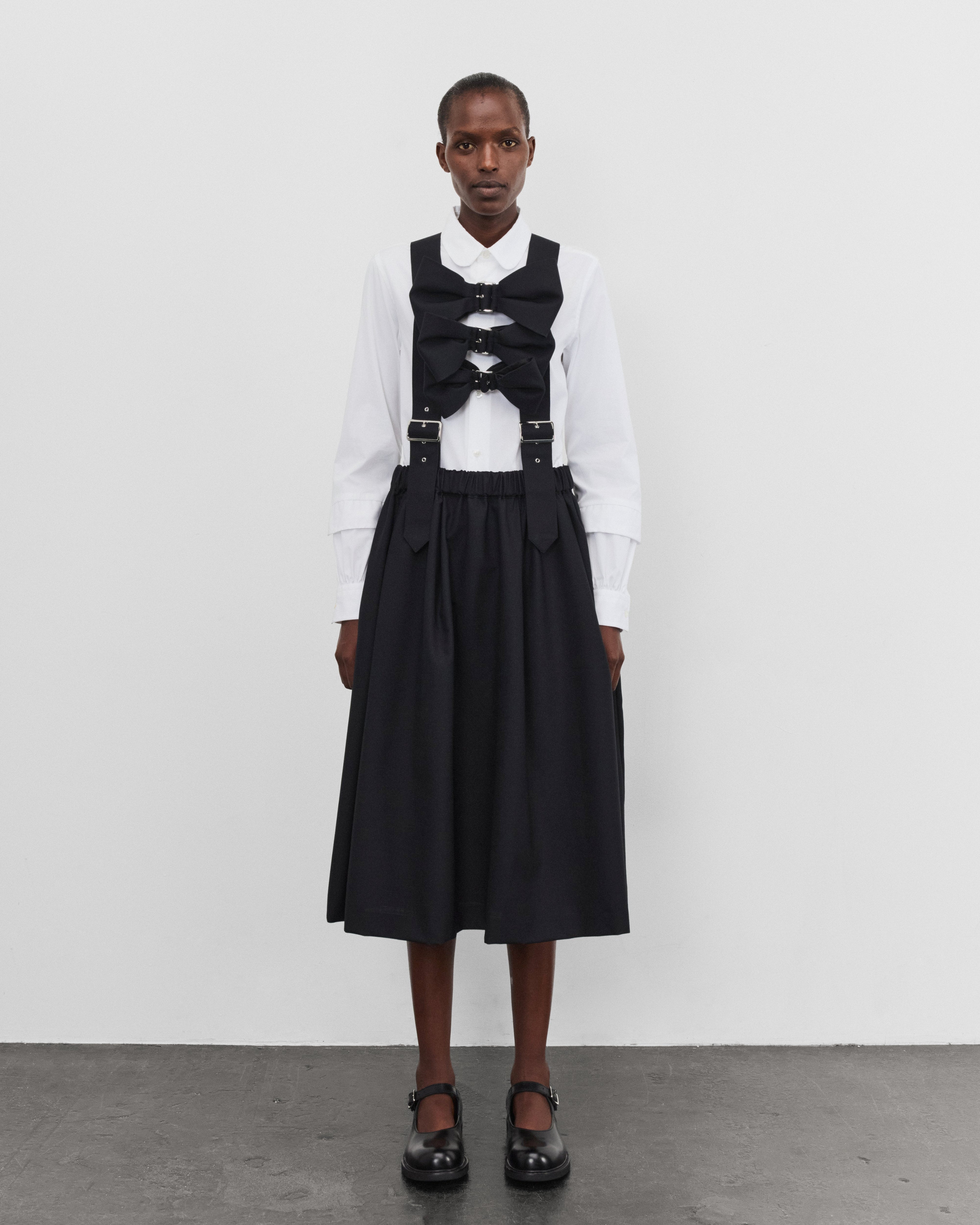noir kei nonomiya リボン吊りスカート Noir Kei Ninomiya: Women's Bow Pinafore (Black) | Dover Street