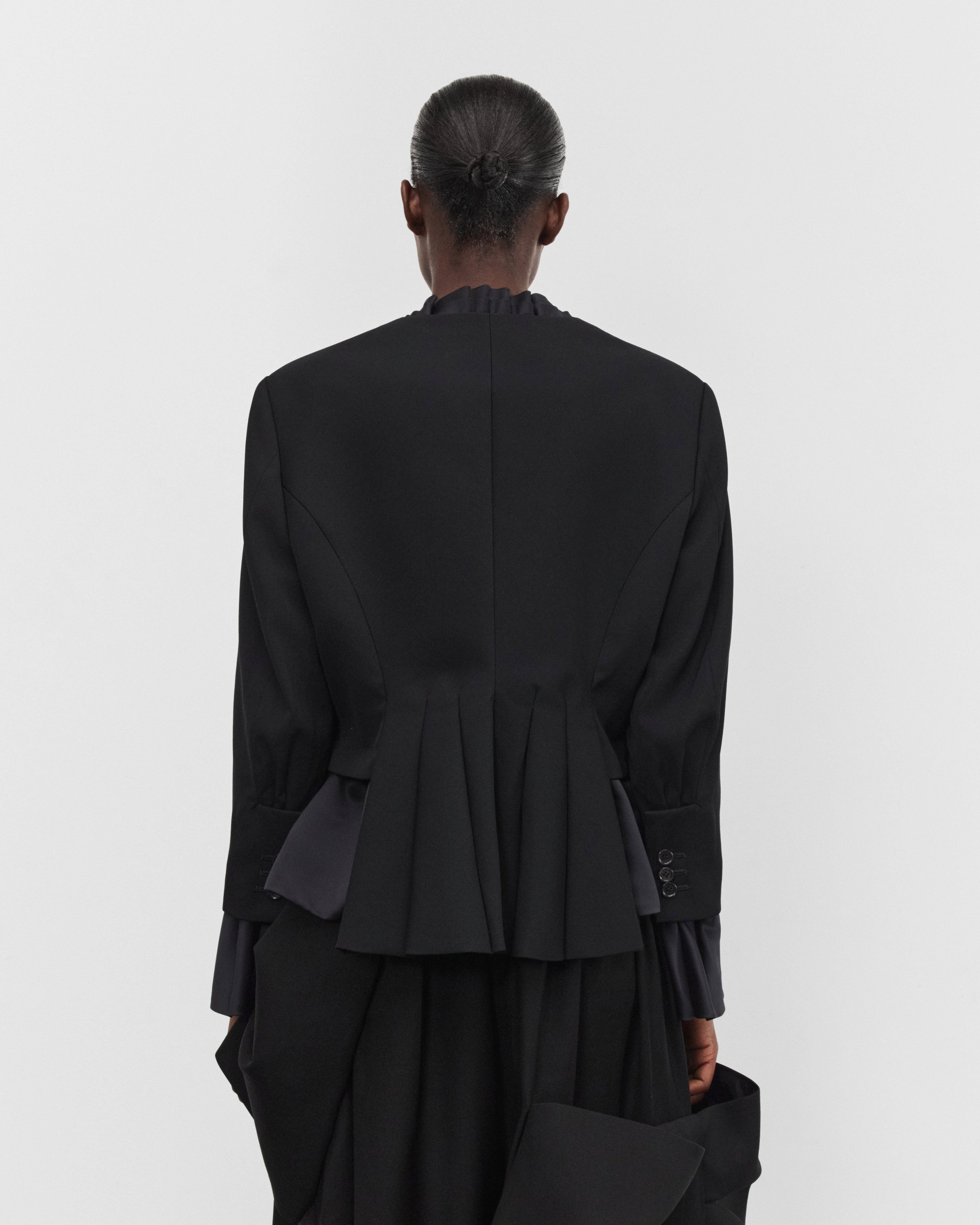 Noir Kei Ninomiya: Women's Satin Ruffle Trim Blazer (Black