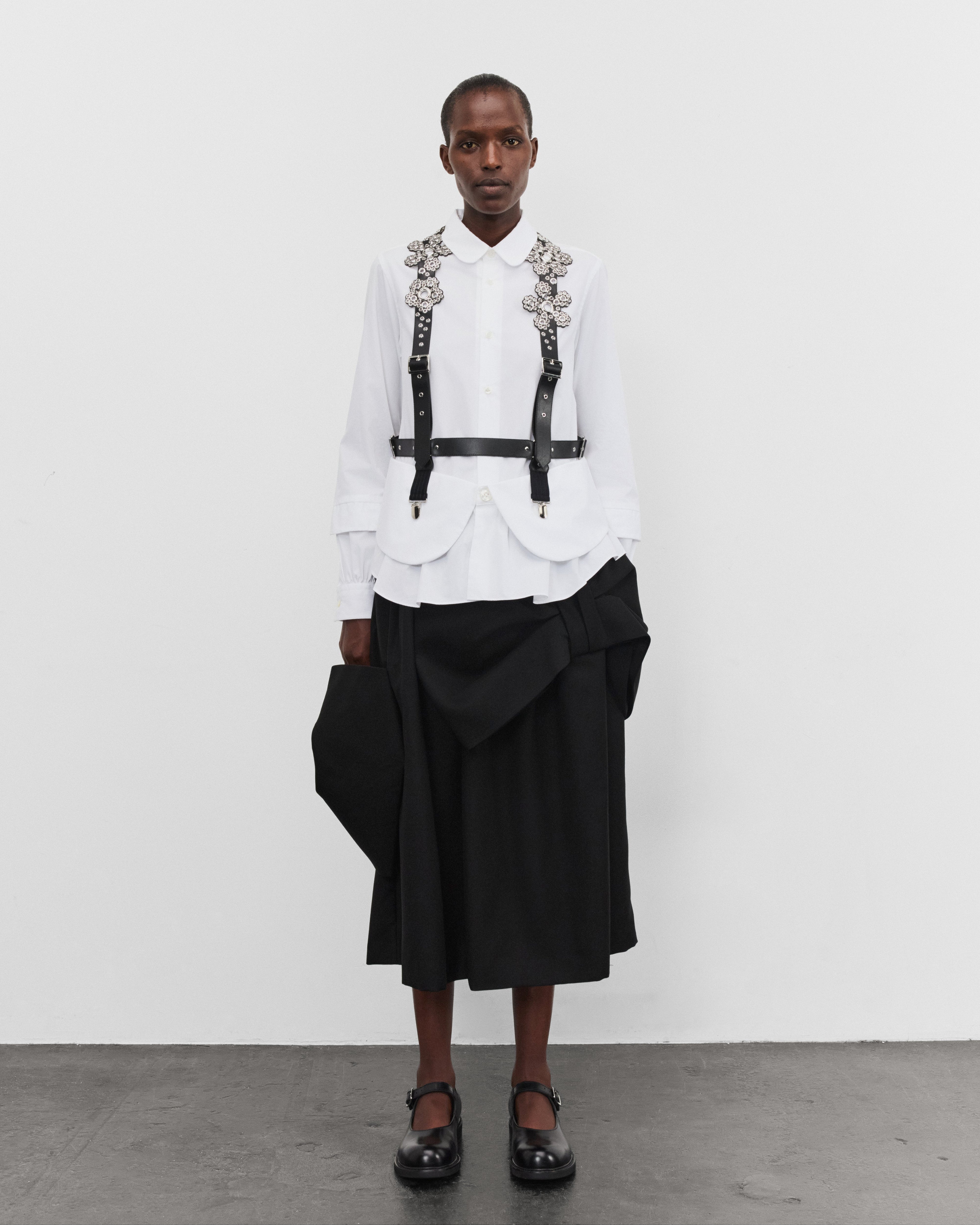 Noir Kei Ninomiya: Women's Floral Suspender Vest (Black) | Dover