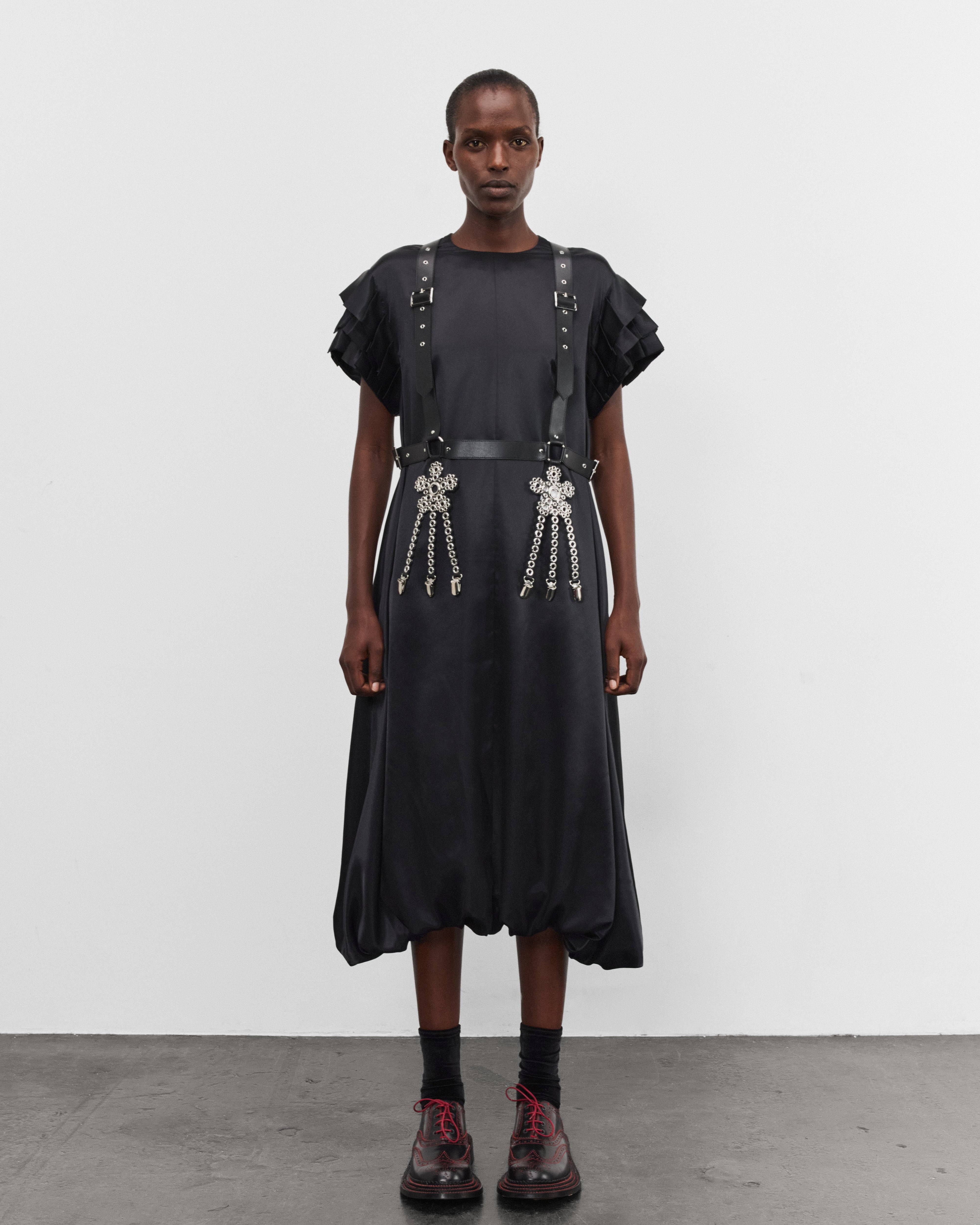 Noir Kei Ninomiya: Women's Floral Suspender Vest (Black) | Dover