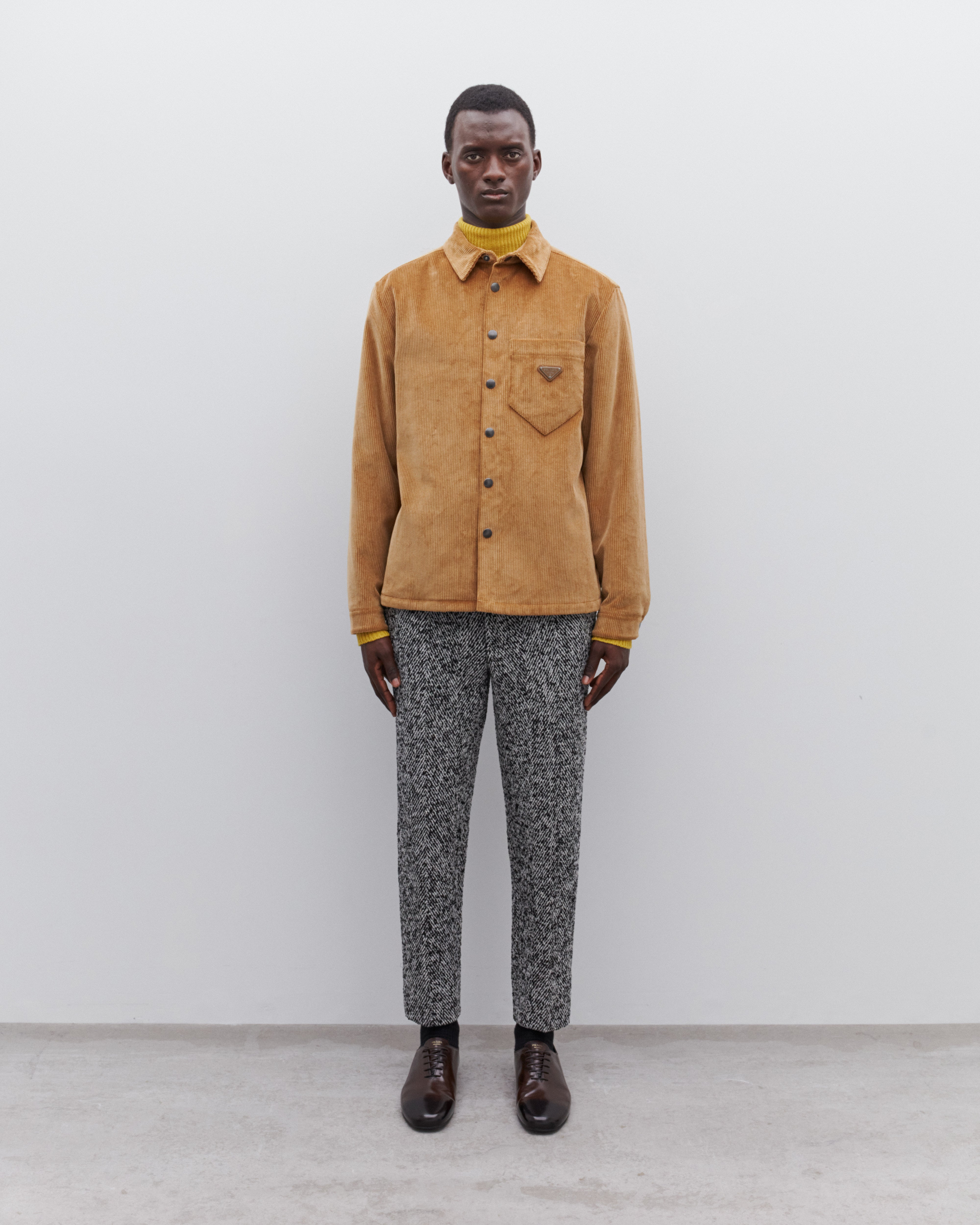 プラダ SC554M S212 1JHC 三角プレートコーデュロイシャツブルゾン