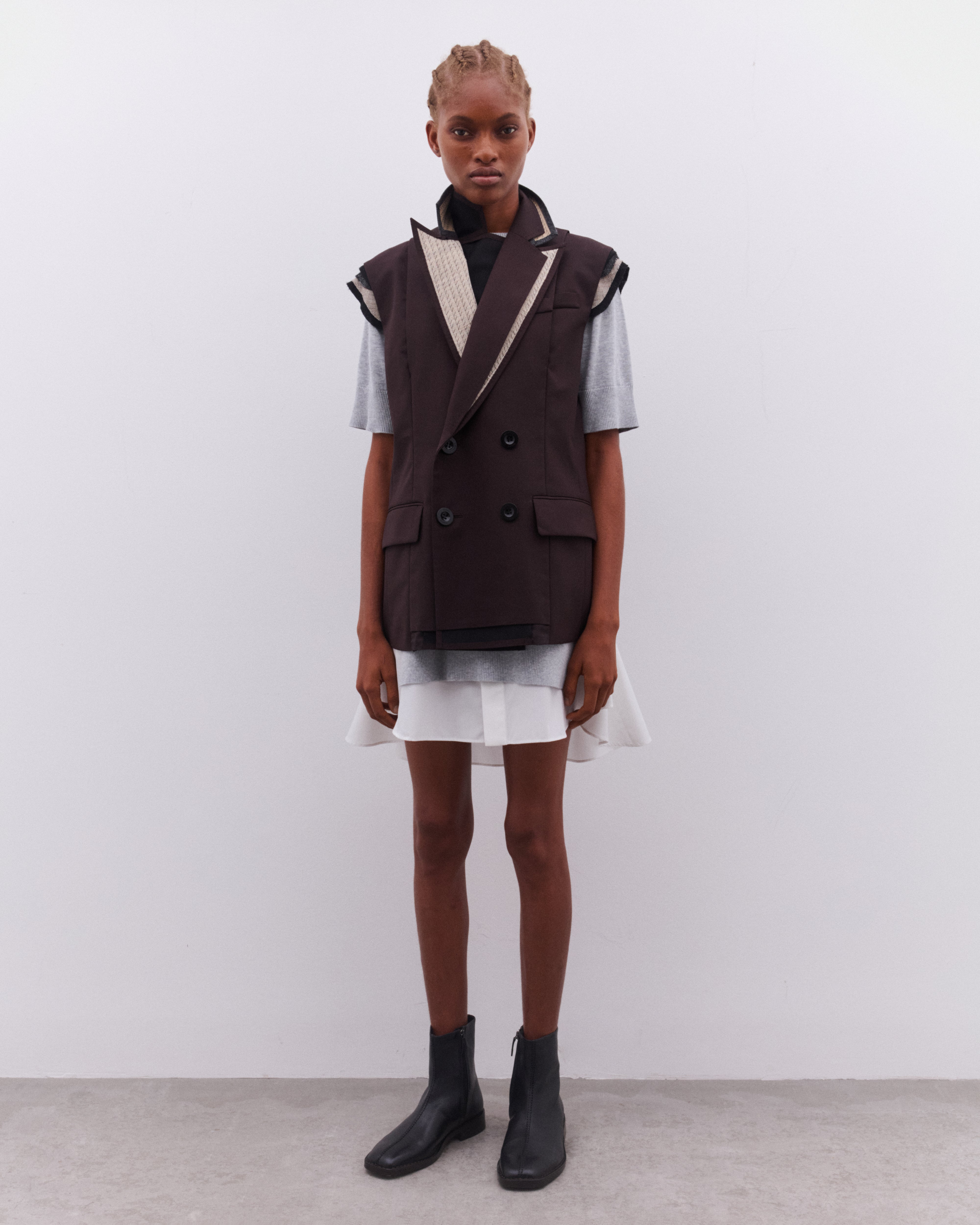 sacai: Women's Sleeveless Blazer (Brown) | DSML E-SHOP