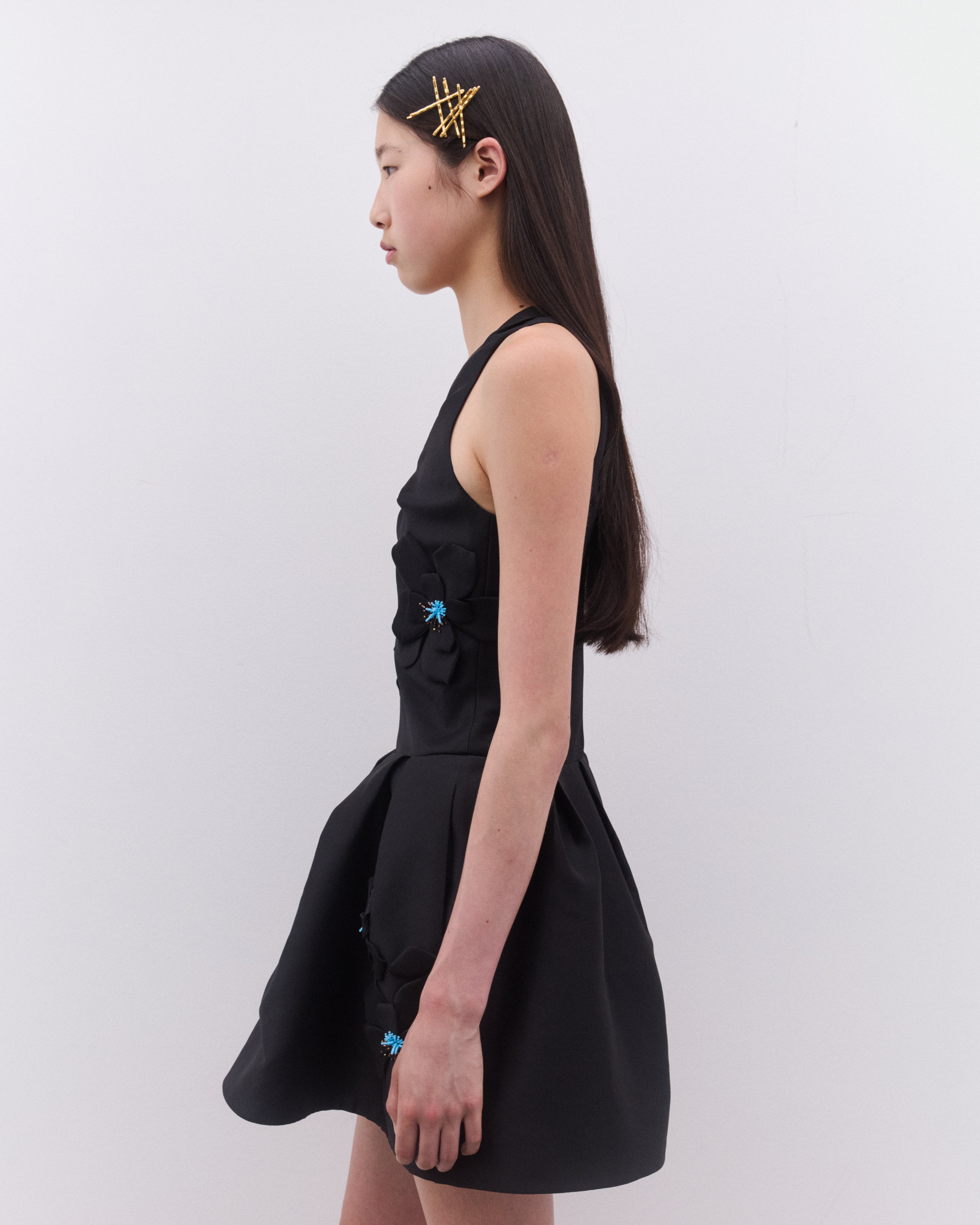 SHUSHU/TONG: Women's Tucked Halter Neck Dress (Black) | DSML