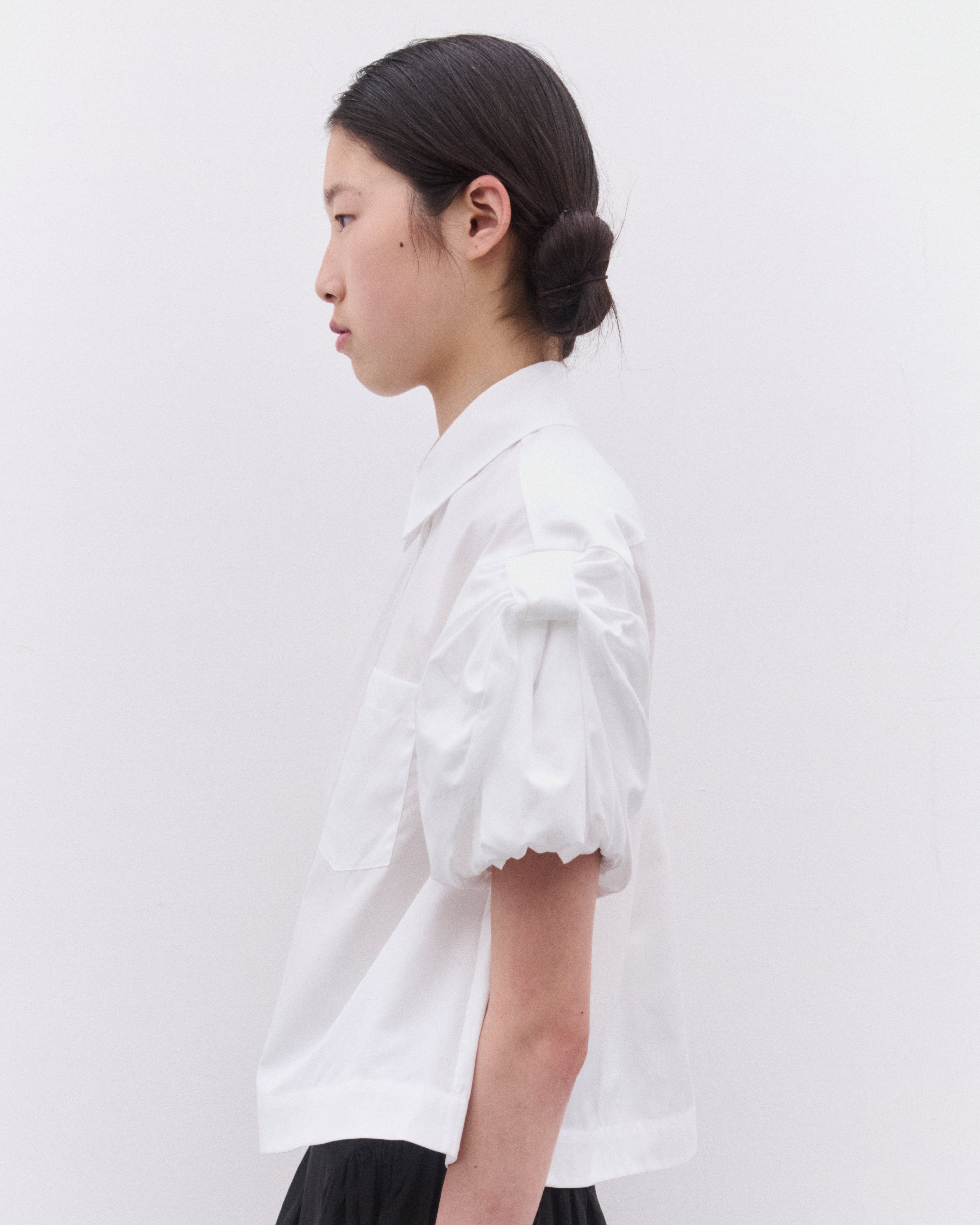 Simone Rocha: Women's Cropped Puff Bow Sleeve Shirt (White) | DSML