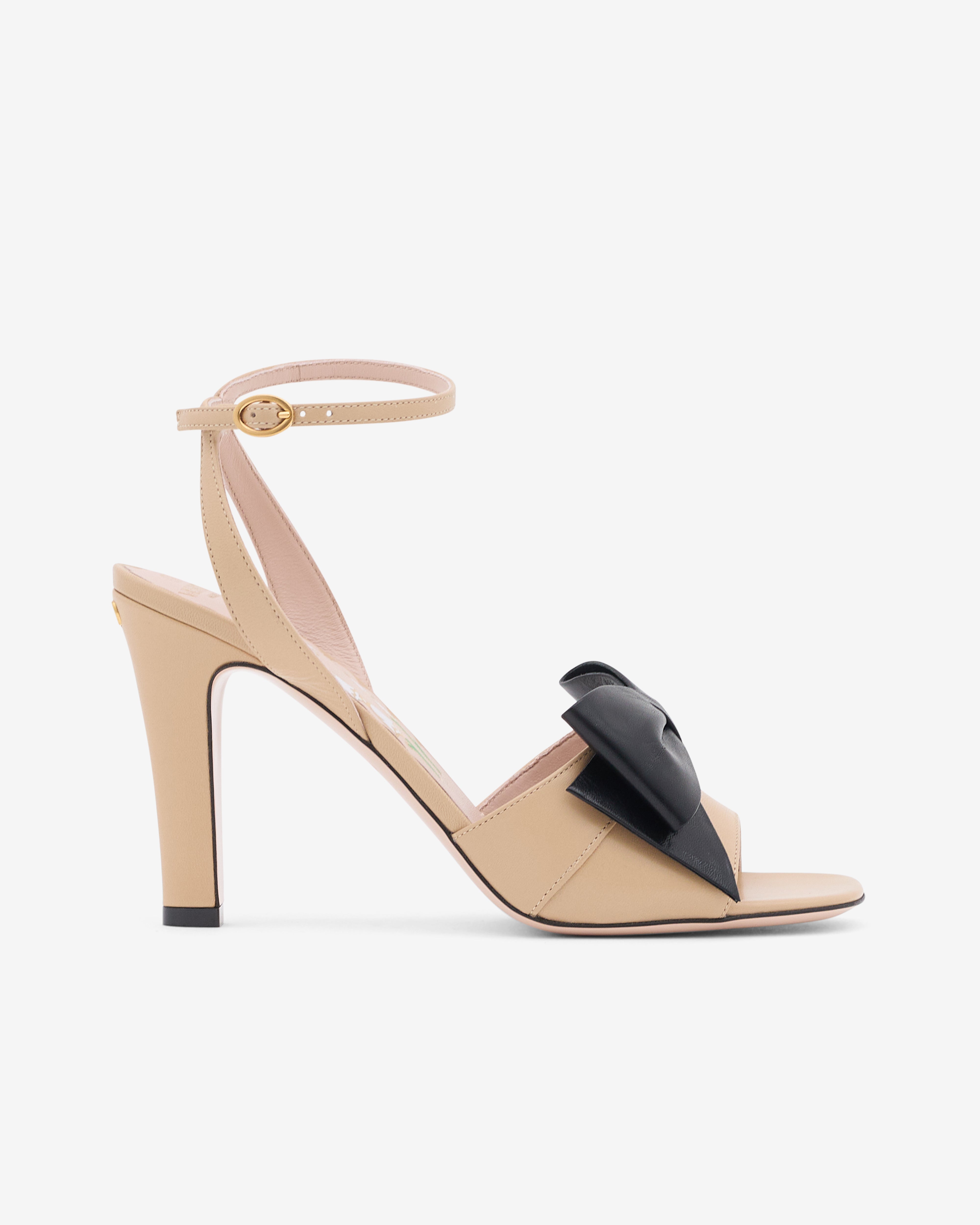 Valentino Garavani ボウワウ サンダル リボン付き VALENTINO GARAVANI Bowow 95 bow-detailed leather sandals | NET-A