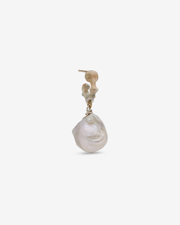 Weinan Pan - Bone Earring No1 Large Pearl - (Silver/Gold)