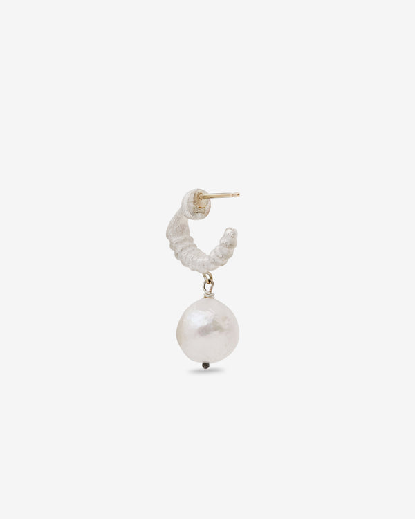 Weinan Pan - Bone Earring No2 With Medium Pearl - (Silver/Gold)