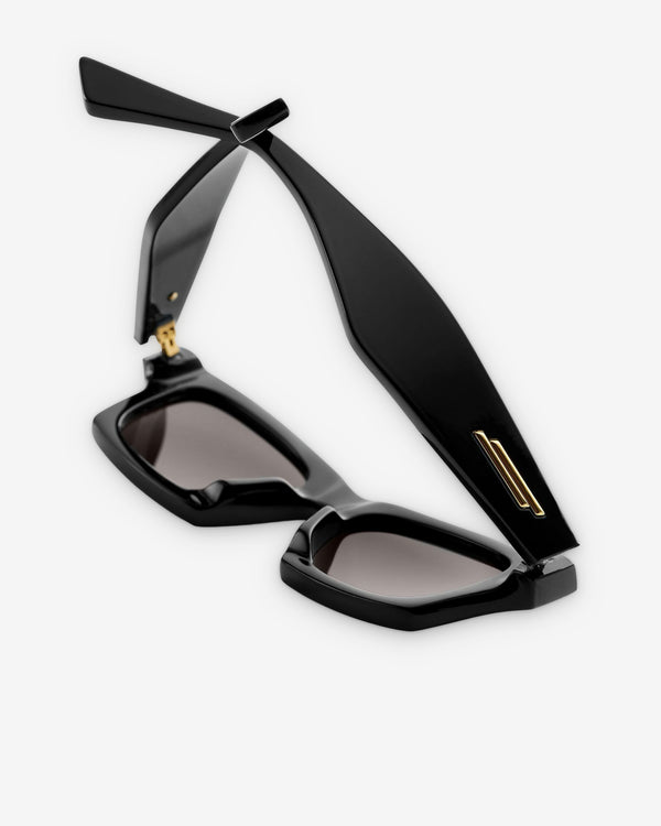 Bottega Veneta - Classic Squared Sunglasses - (Black / Grey)