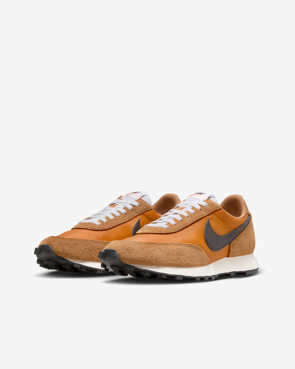 Nike - Men's Daybreak SP - (Flax/Velvet Brown)