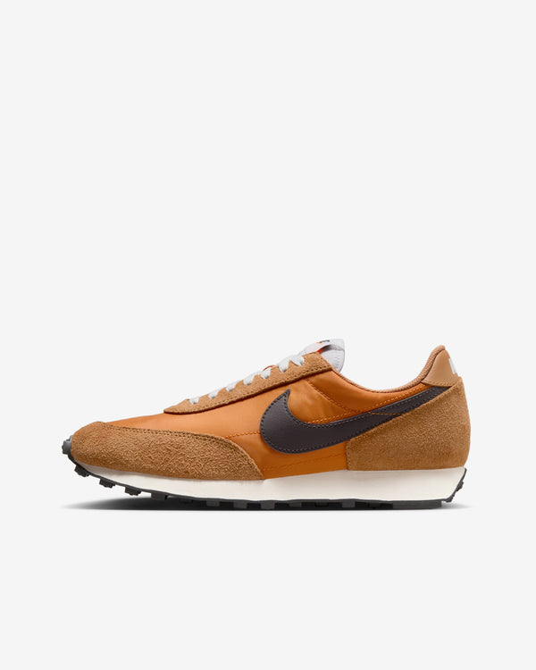 Nike - Men's Daybreak SP - (Flax/Velvet Brown)