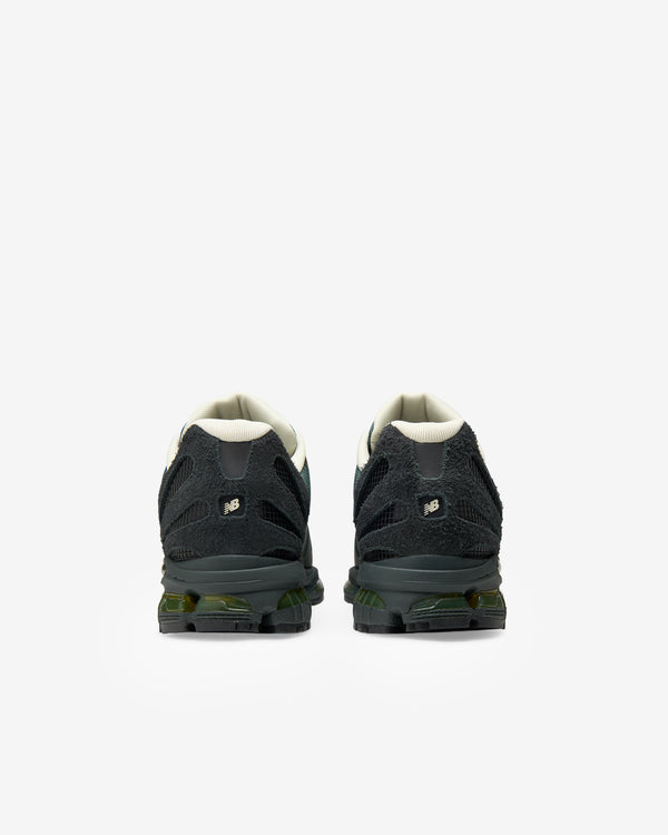 New Balance - Men's Stone Island U1890SI - (Deep Forest Green)