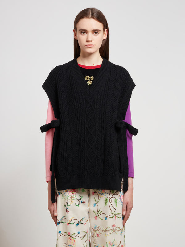 Tao - Cable Knit Shetland Wool Vest - (Black)