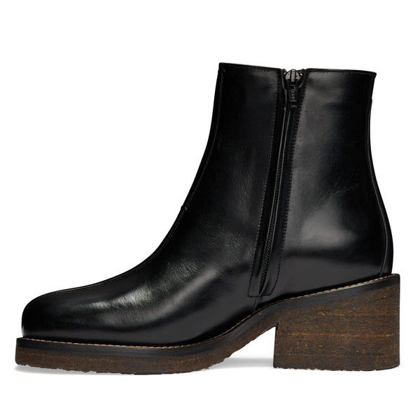 Lemaire - Women’s Woman Piped Heel - (Black)